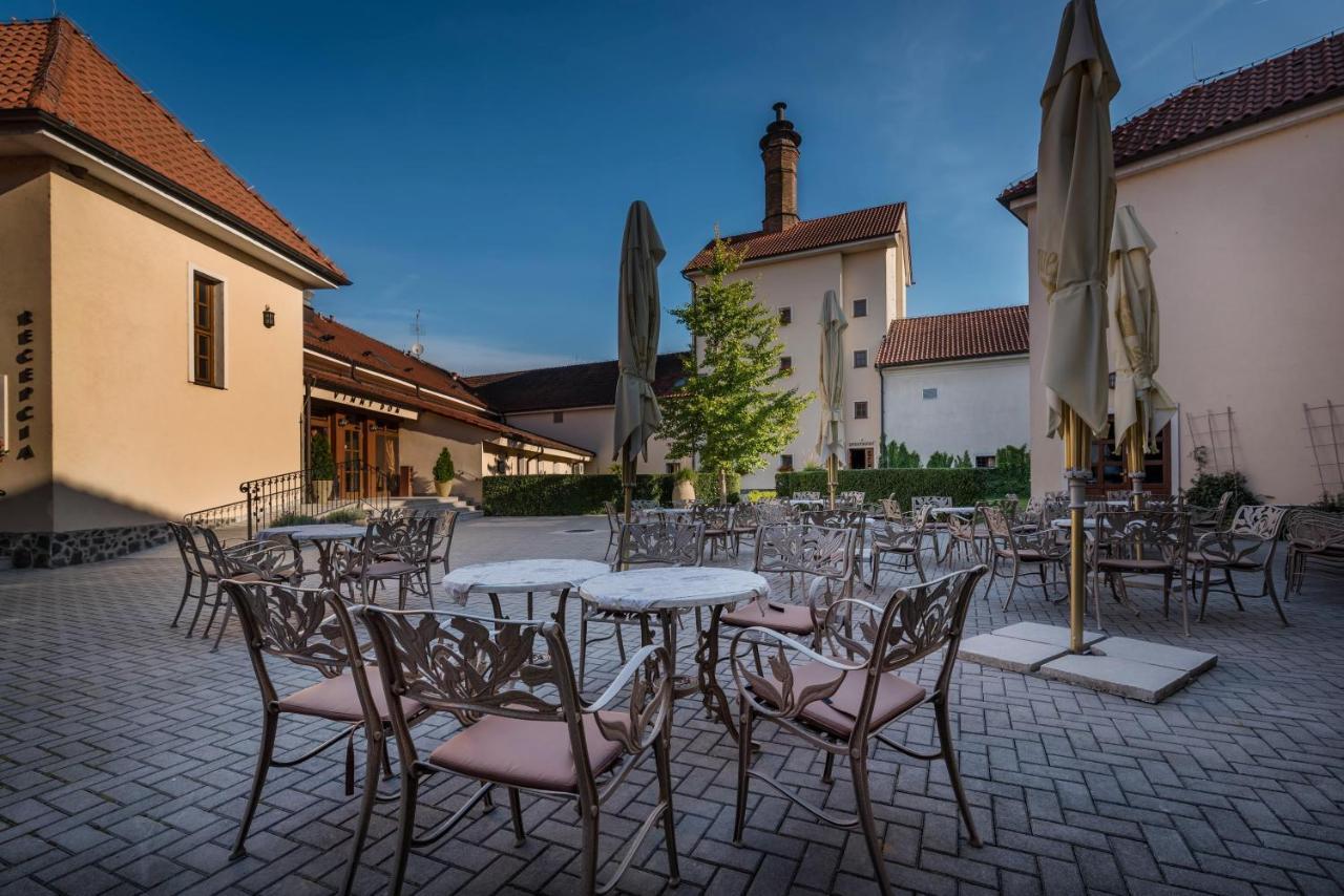 Chateau Krakovany Zewnętrze zdjęcie