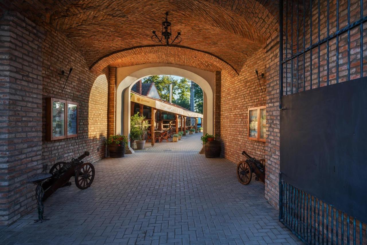 Chateau Krakovany Zewnętrze zdjęcie