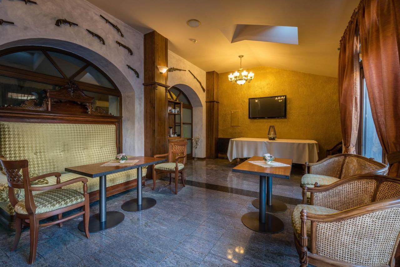 Chateau Krakovany Zewnętrze zdjęcie