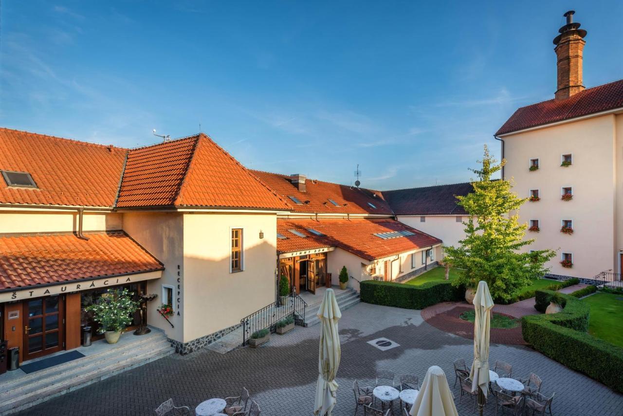 Chateau Krakovany Zewnętrze zdjęcie