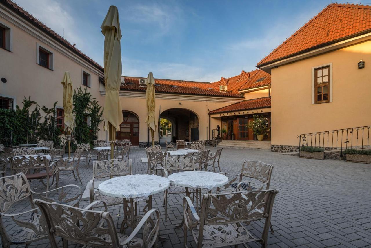 Chateau Krakovany Zewnętrze zdjęcie