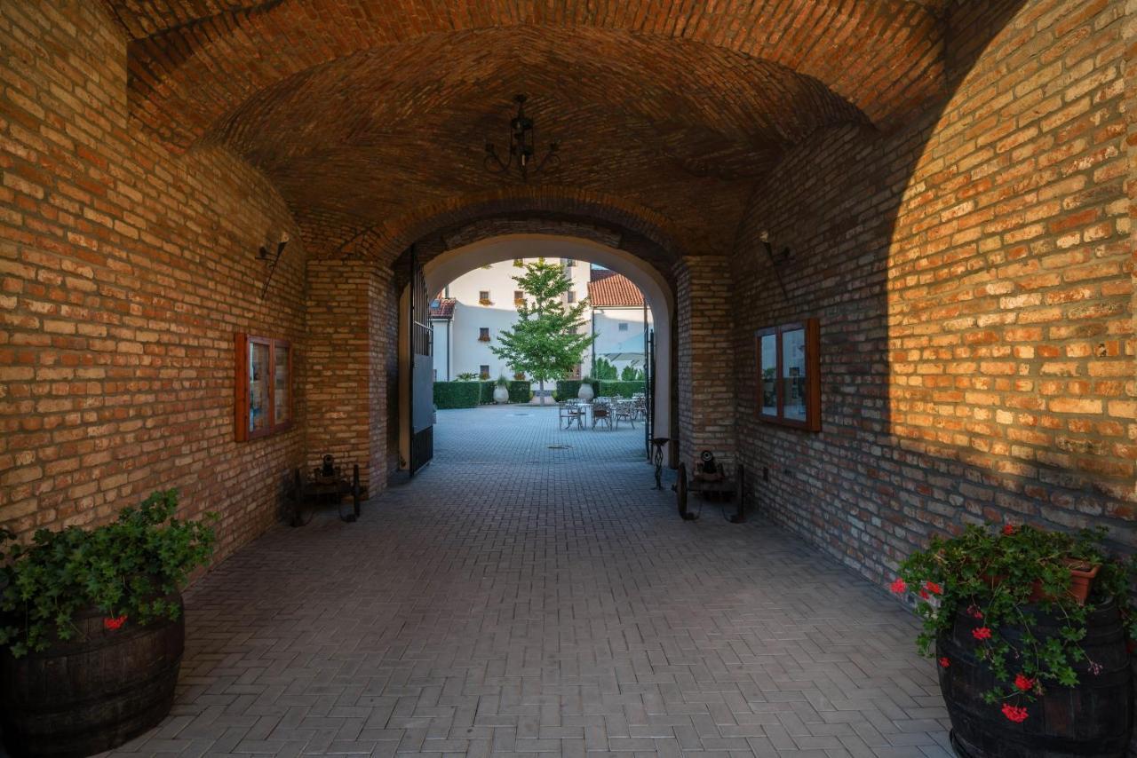 Chateau Krakovany Zewnętrze zdjęcie